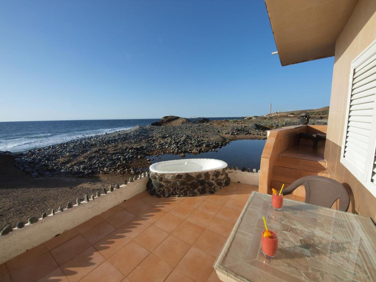 Sunrise Directly At The Sea Apartment La Mareta Exterior photo